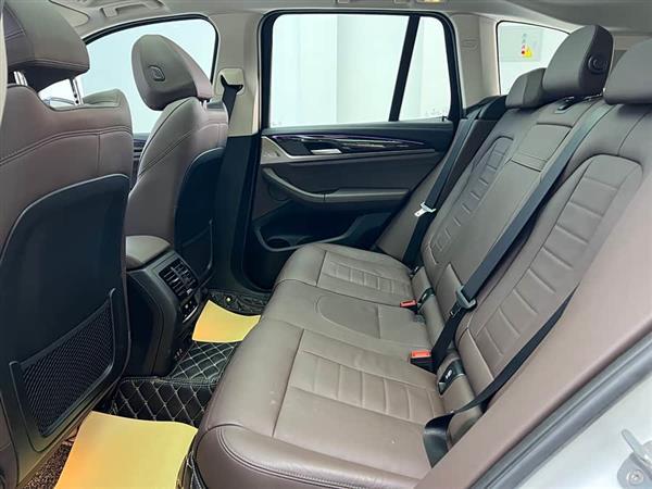 宝马X3 2021款 xDrive30i 领先型 M运动套装