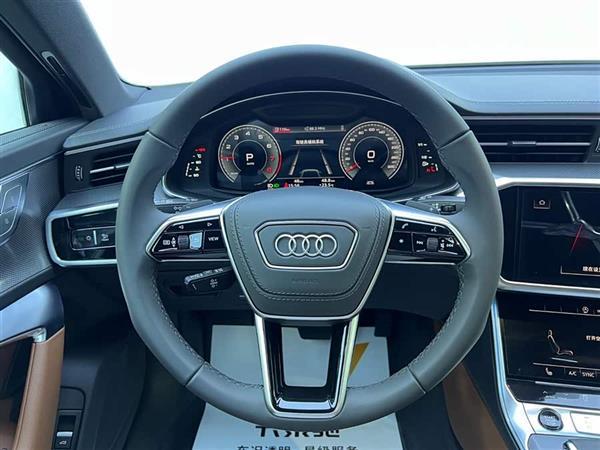 奥迪A6L 2025款 改款 45 TFSI 臻选动感型