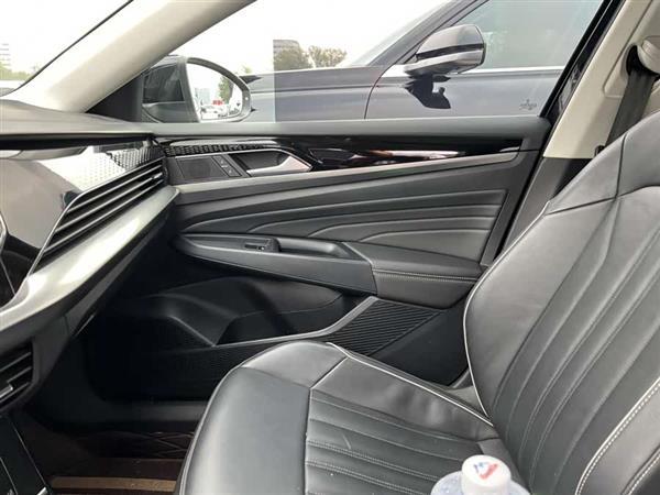 帕萨特 2023款 330TSI 星空精英版