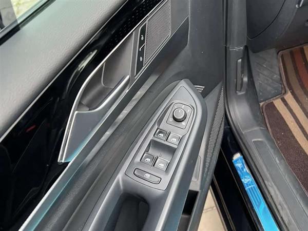 帕萨特 2023款 330TSI 星空精英版