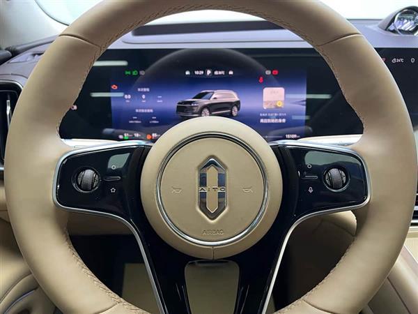 问界M9 2024款 增程 Ultra版 52kWh 5座版