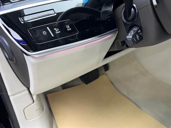 奥迪A8 2023款 A8L 55 TFSI quattro 旗舰型