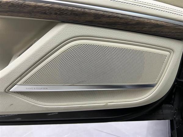 奥迪A8 2023款 A8L 55 TFSI quattro 旗舰型