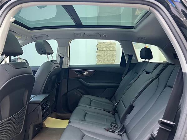 奥迪Q7 2023款 45 TFSI quattro S line运动型