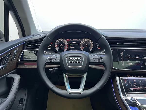奥迪Q7 2023款 45 TFSI quattro S line运动型