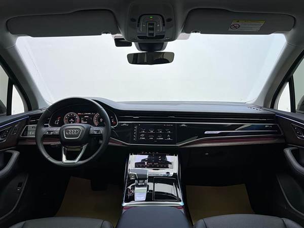 奥迪Q7 2023款 45 TFSI quattro S line运动型