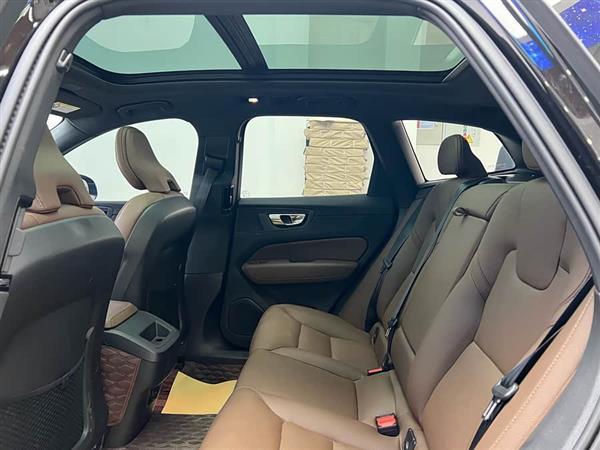沃尔沃XC60 2025款 B5 四驱智远豪华版