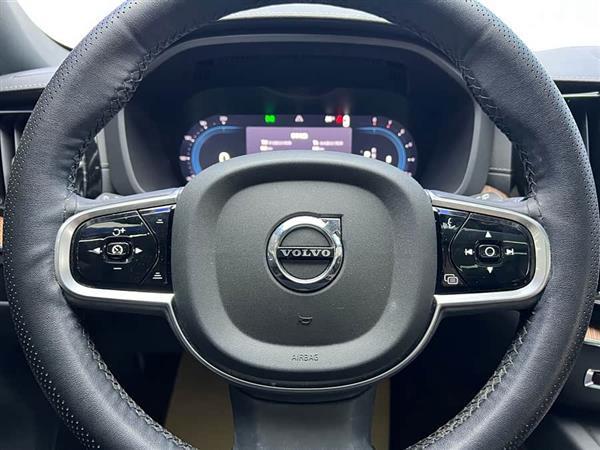 沃尔沃XC60 2025款 B5 四驱智远豪华版