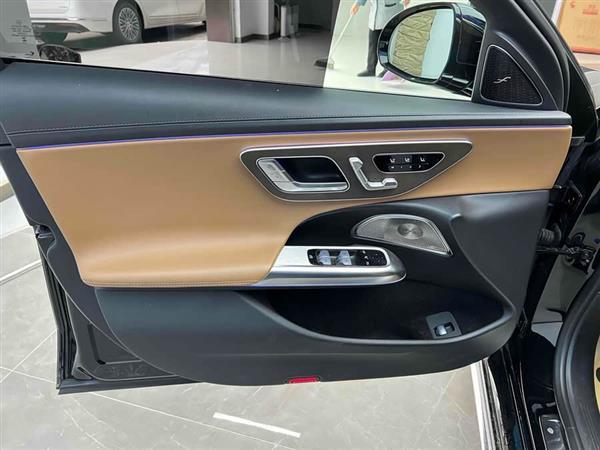 奔驰E级 2024款 E 300 L 豪华型