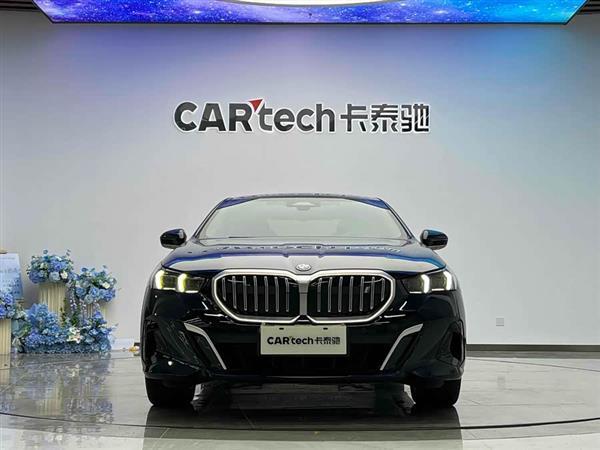 宝马i5 2025款 eDrive 40L M运动套装