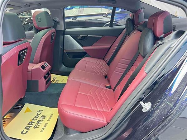 宝马i5 2025款 eDrive 40L M运动套装