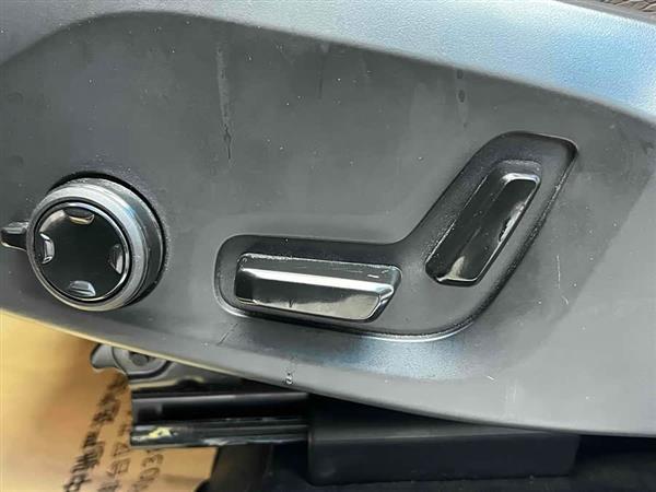 沃尔沃XC60 2023款 B5 四驱智远豪华版