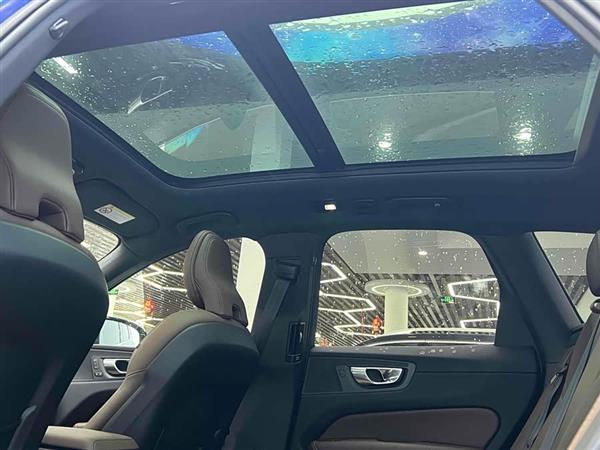 沃尔沃XC60 2023款 B5 四驱智远豪华版