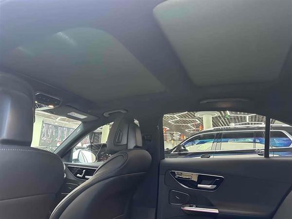 奔驰C级 2023款 C 260 L 运动版