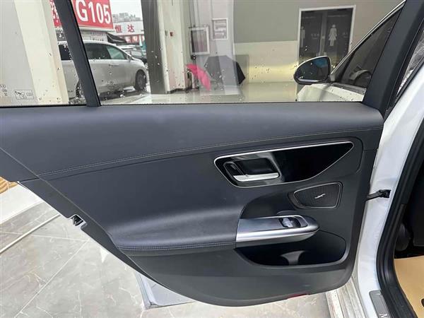 奔驰C级 2023款 C 260 L 运动版
