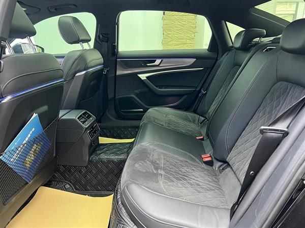 奥迪A6L 2020款 55 TFSI quattro 尊享动感型