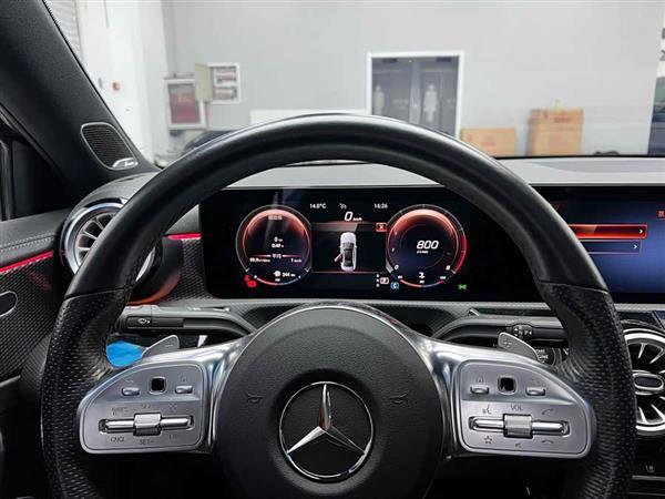 奔驰A级 2022款 改款二 A 200 L 运动轿车时尚型