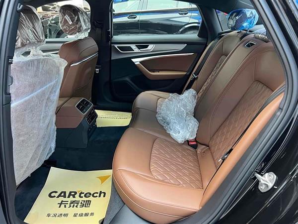 奥迪A6L 2025款 改款 45 TFSI 臻选动感型