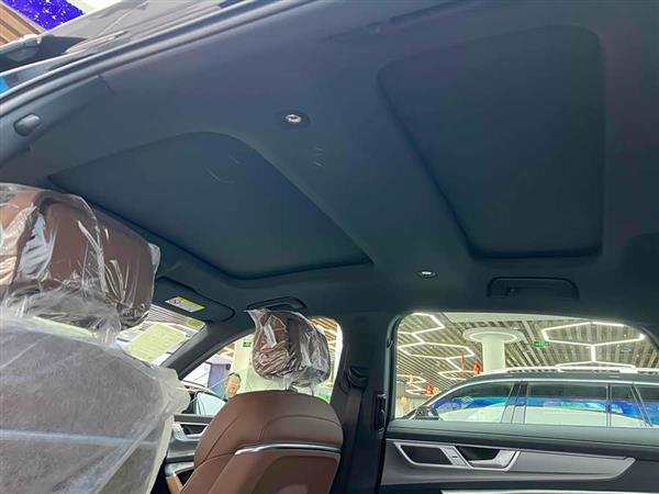 奥迪A6L 2025款 改款 45 TFSI 臻选动感型