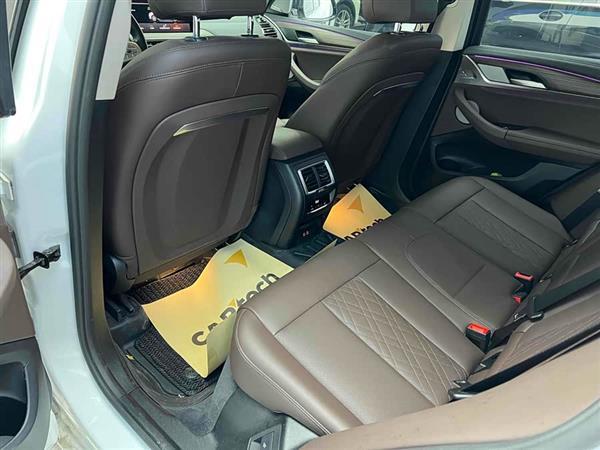 宝马X3 2023款 改款 xDrive30i 领先型 M曜夜套装