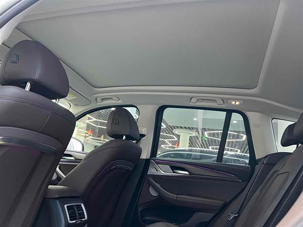 宝马X3 2023款 改款 xDrive30i 领先型 M曜夜套装