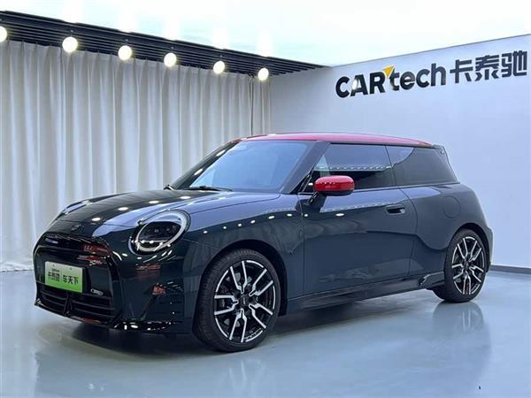 电动MINI COOPER 2024款 452km COOPER SE 赛车手