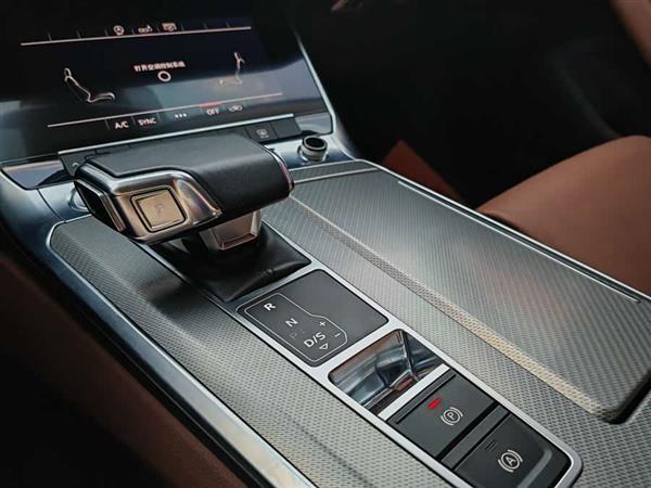 奥迪A6L 2019款 40 TFSI 豪华致雅型