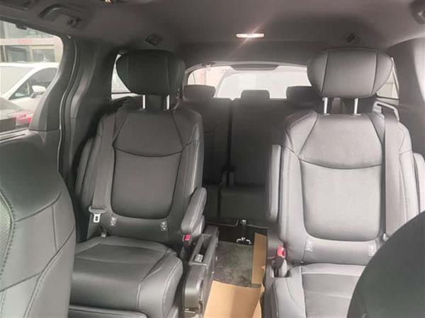 赛那SIENNA 2021款 2.5L混动 尊贵版
