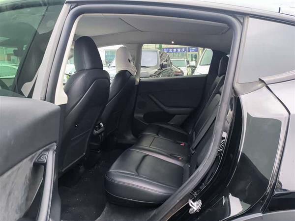 Model Y 2022款 改款 长续航全轮驱动版