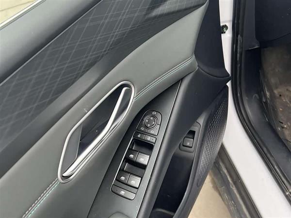 秦L 2025款 EV 545KM卓越型