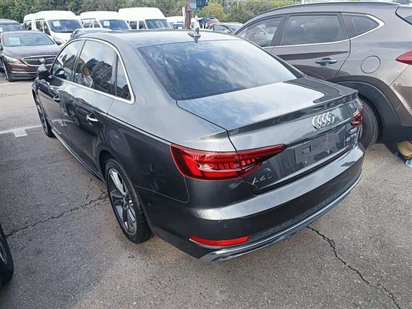 奥迪A4L 2019款 40 TFSI 运动型 国VI