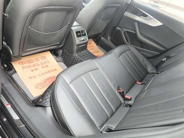 奥迪A4L 2019款 40 TFSI 运动型 国VI