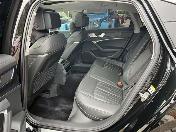 奥迪A6L 2021款 45 TFSI quattro 臻选动感型