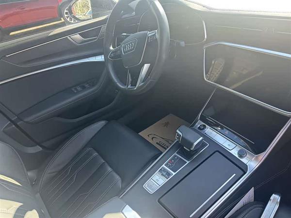 奥迪A6L 2021款 45 TFSI quattro 臻选动感型