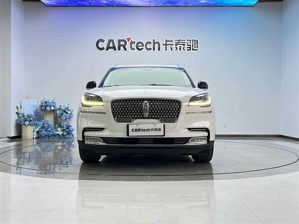 飞行家 2023款 3.0T V6 四驱尊享巡航版 六座
