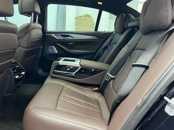 宝马5系 2020款 530Li 行政型 M运动套装