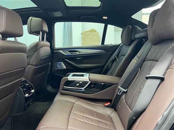 宝马5系 2020款 530Li 行政型 M运动套装
