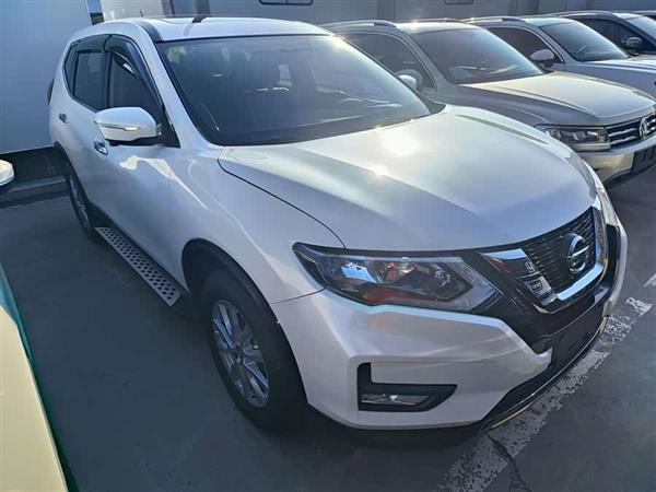 奇骏 2017款 2.0L CVT舒适版 2WD