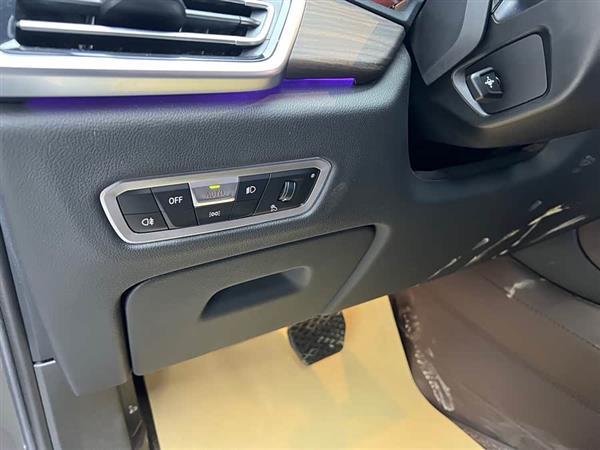 宝马X5 2022款 改款 xDrive 40Li M运动套装