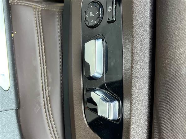 宝马X5 2022款 改款 xDrive 40Li M运动套装
