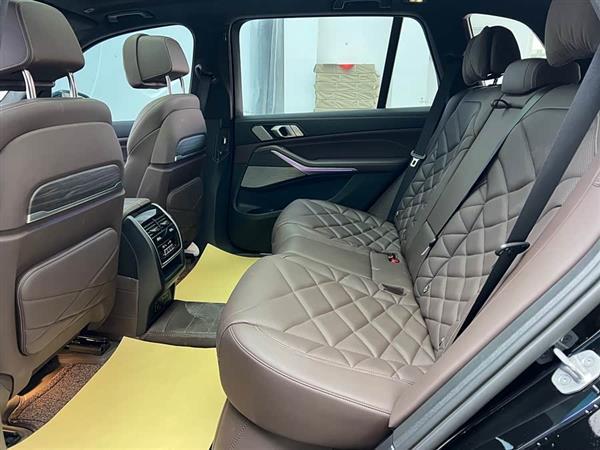 宝马X5 2022款 改款 xDrive 40Li M运动套装