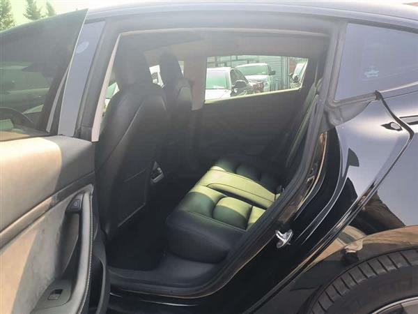 Model 3 2022款 后轮驱动版
