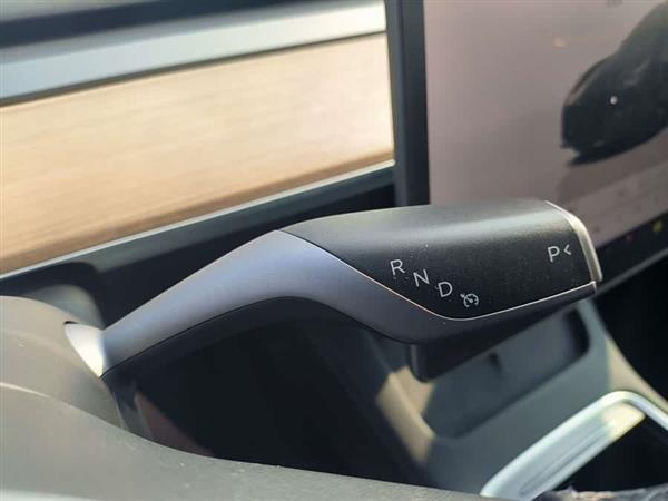 Model 3 2022款 后轮驱动版