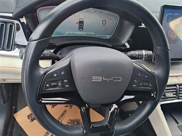 宋PLUS新能源 2023款 冠军版 EV 520KM 豪华型