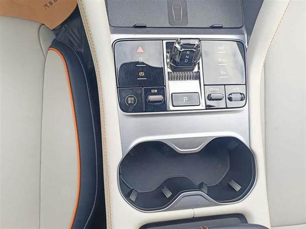 宋PLUS新能源 2023款 冠军版 EV 520KM 豪华型