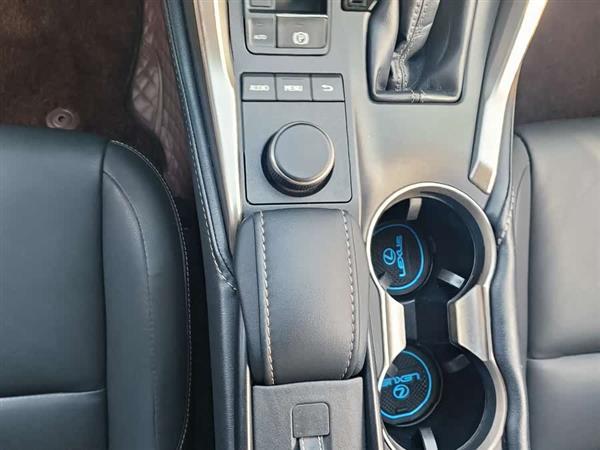 雷克萨斯NX 2015款 300h 全驱 锋致版