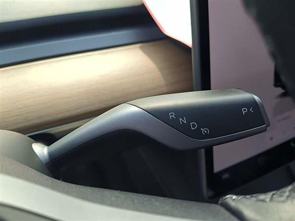 Model Y 2022款 长续航全轮驱动版