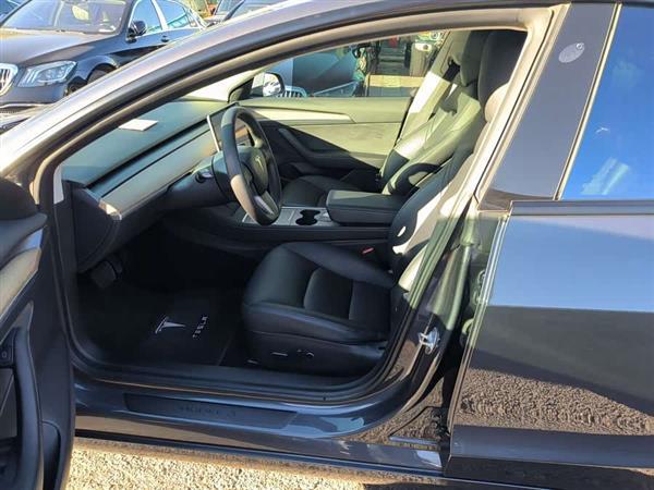 Model 3 2021款 改款 标准续航后驱升级版 3D1