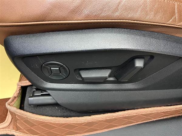 奥迪Q8 2023款 55 TFSI 豪华动感型