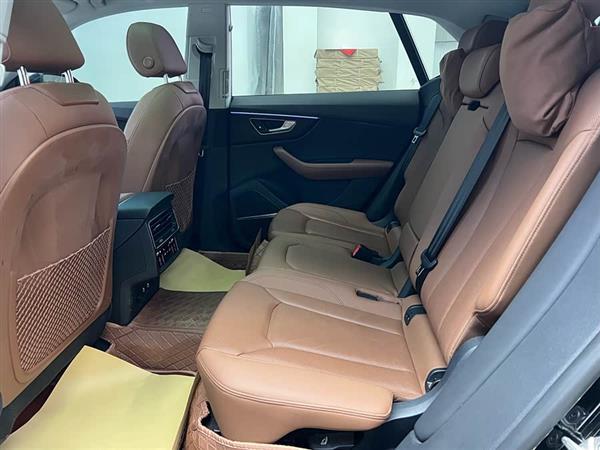 奥迪Q8 2023款 55 TFSI 豪华动感型